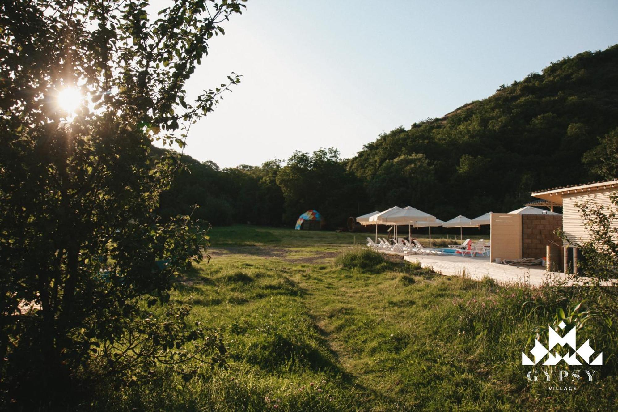 Gipsy Village Park Hotel Asureti Exterior photo