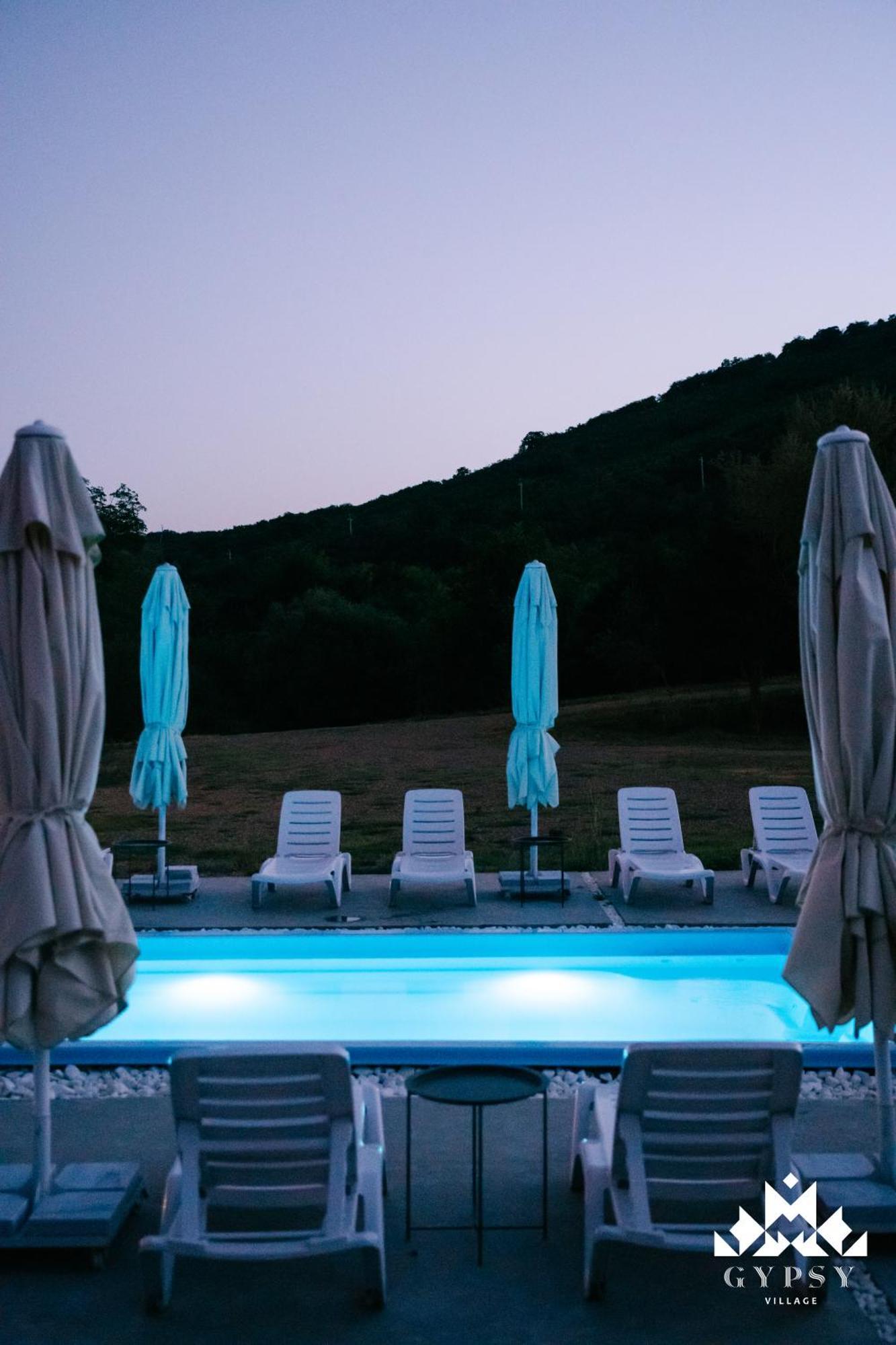 Gipsy Village Park Hotel Asureti Exterior photo