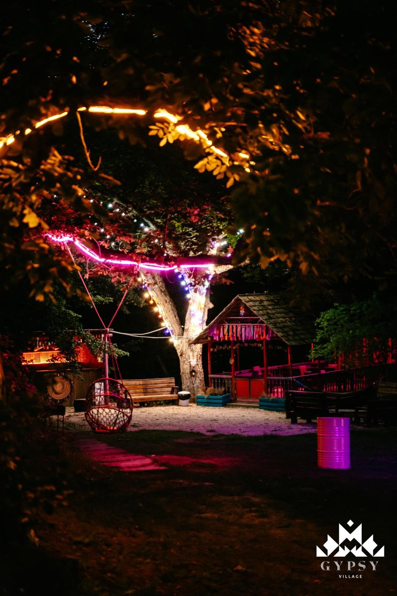 Gipsy Village Park Hotel Asureti Exterior photo