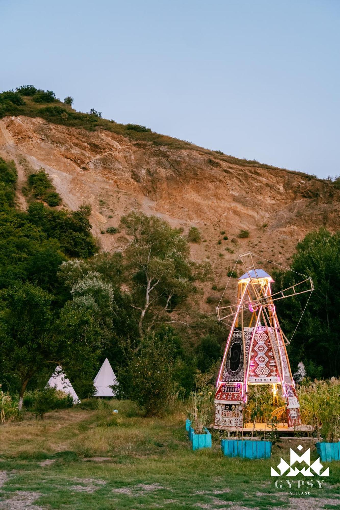 Gipsy Village Park Hotel Asureti Exterior photo
